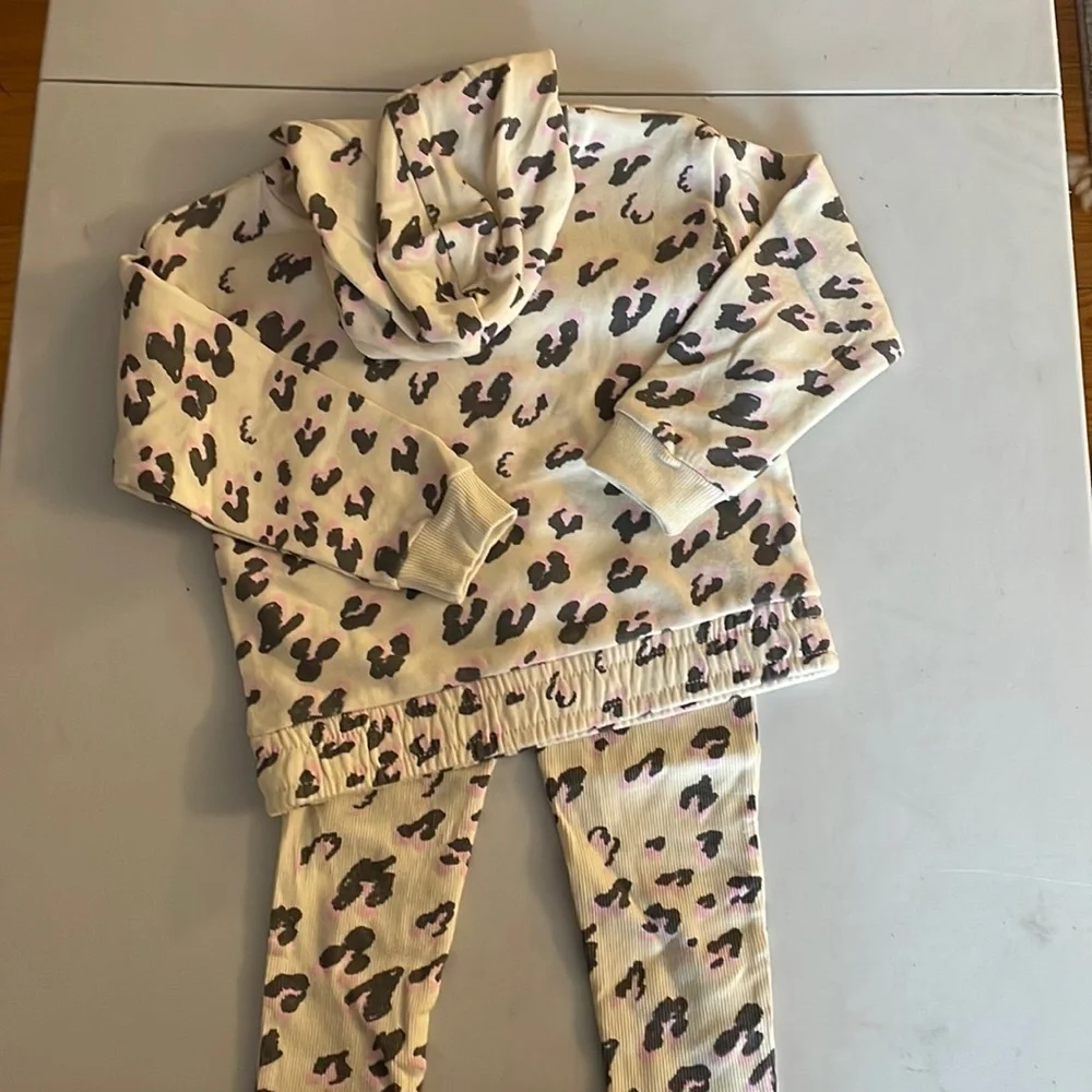 Cream leopard outfit- 127
